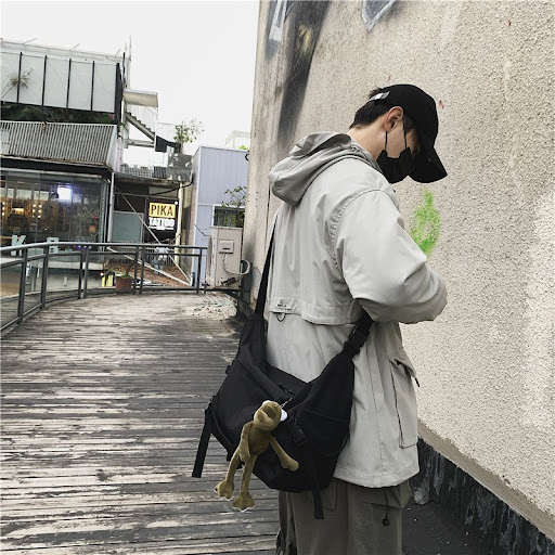 Title 7, Retro Messenger Bag Shoulder Bag Casual Simple ...