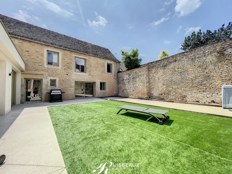 Vente maison 13 pièces 582 m² à Fontaine-lès-Dijon (21121), 1 917 000 €