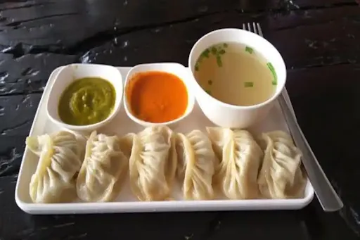 Special Steamed Chicken Momos [5 Pieces] With Soup