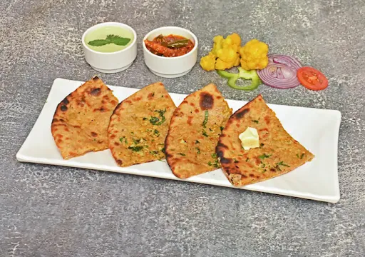 Gobhi Paratha With Butter And Pickle