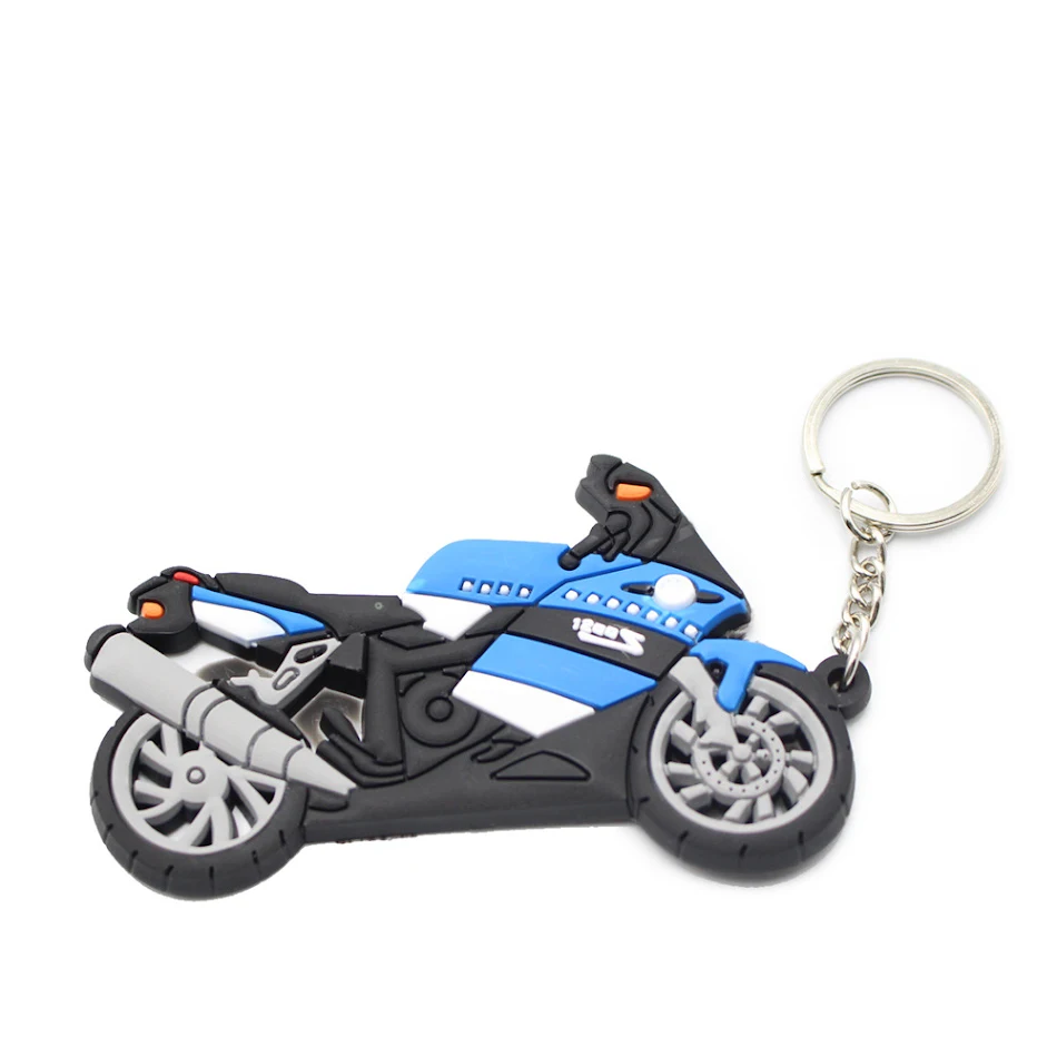 Sac à dos moto tout-terrain avec pendentif décoratif Chevalier de la Chaîne. Transportez vos affaires avec style et affirmez votre passion.