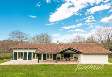 House with terrace 2