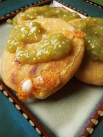 Pupusas de Queso (Cheese-Stuffed Corn Masa Cakes) By Sonia Mendez Garcia was pinched from <a href="http://hispanickitchen.com/2014/01/pupusas-de-queso-cheese-stuffed-corn-masa-cakes/" target="_blank">hispanickitchen.com.</a>