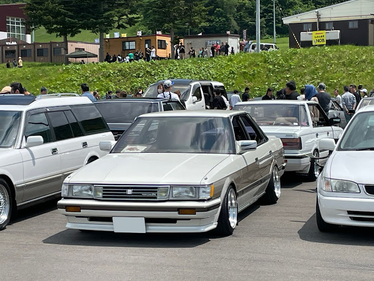 マークIIのハチマル&キューマルカーミーティング・旭川・カムイスキーリンクス・一番星号・GX71に関するカスタム事例の投稿画像1枚目