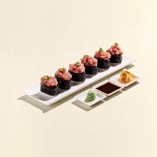 Tuna Gunkan Sushi - 6 Pcs