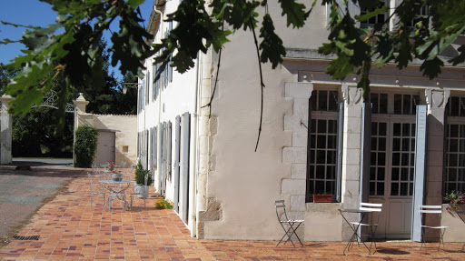 Le Clos de la Garenne Guest House