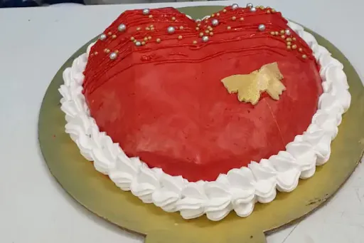Strawberry Harte Pinata Cake