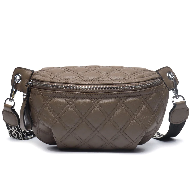 Casual unisex borsttas, ideaal voor dagelijks gebruik. Handig en stijlvol, biedt comfort en gemak voor het meenemen van je essentials.
