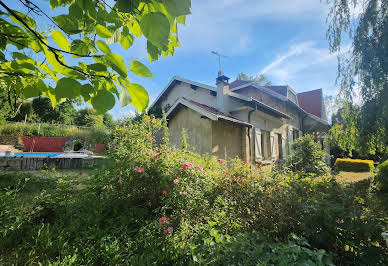 Propriété avec piscine 1