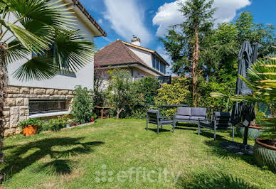 Maison avec terrasse 1