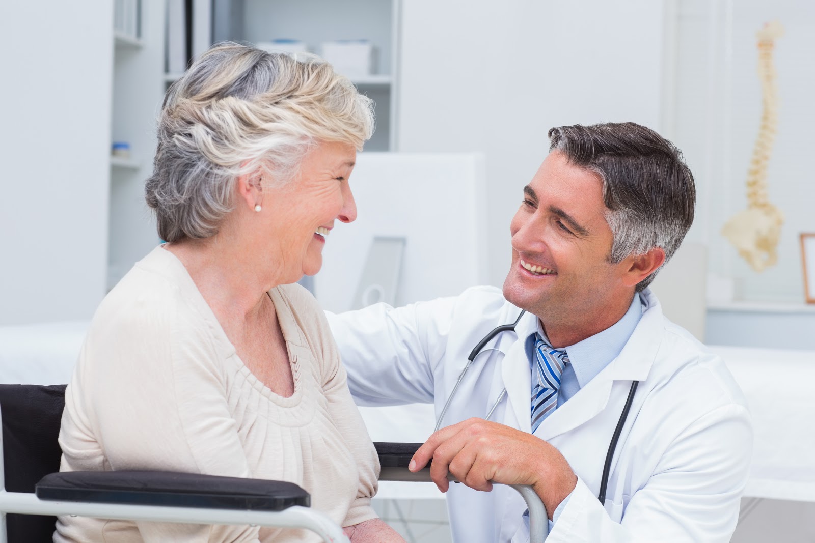 doctor speaking with a patient