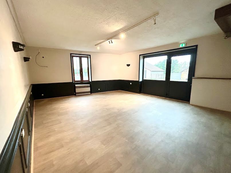 Location  locaux professionnels  164 m² à Saint-Martin-du-Lac (71110), 700 €