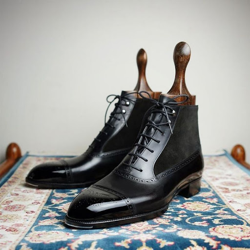 Title 6, Mens Low Boots with Lace-up Front and Stitchin...