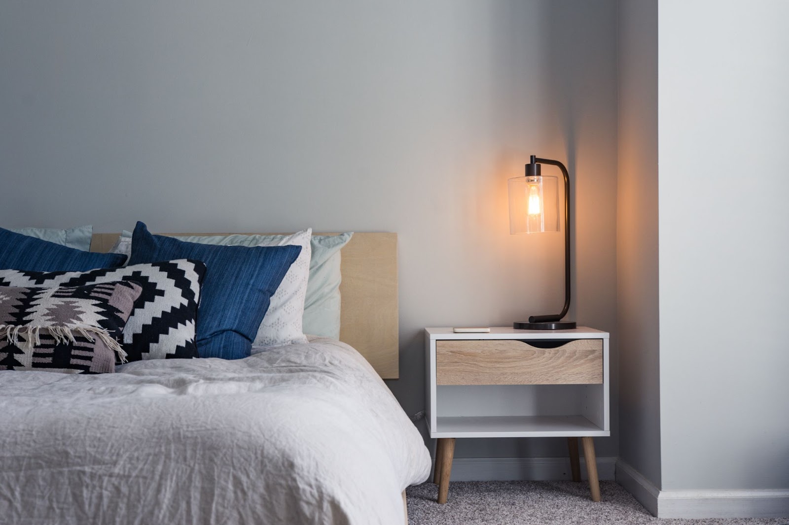 6 Tips to Finding the Perfect Bedside Table