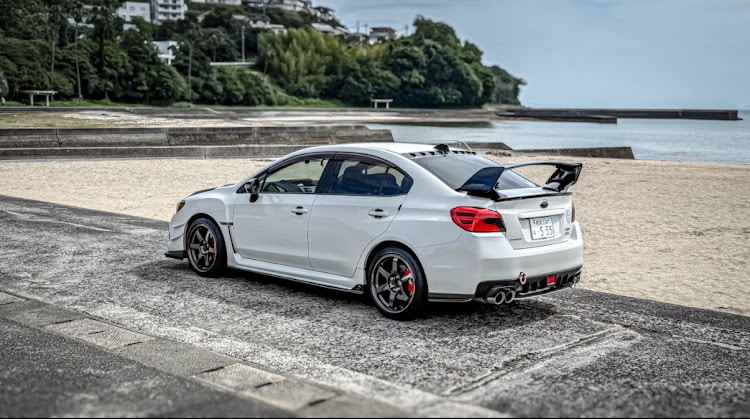 WRX S4の保育園送迎マシン・洗車・海ドライブに関するカスタム事例の投稿画像4枚目