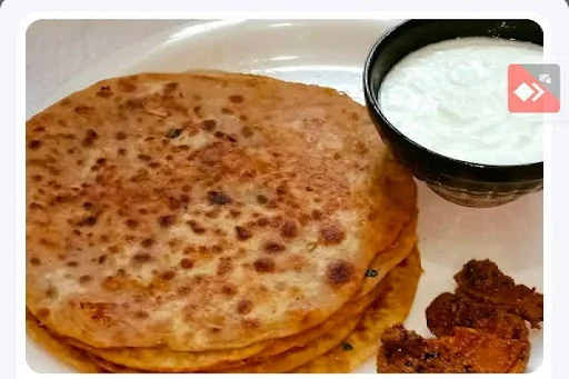 Paneer Pyaz Paratha Tawa