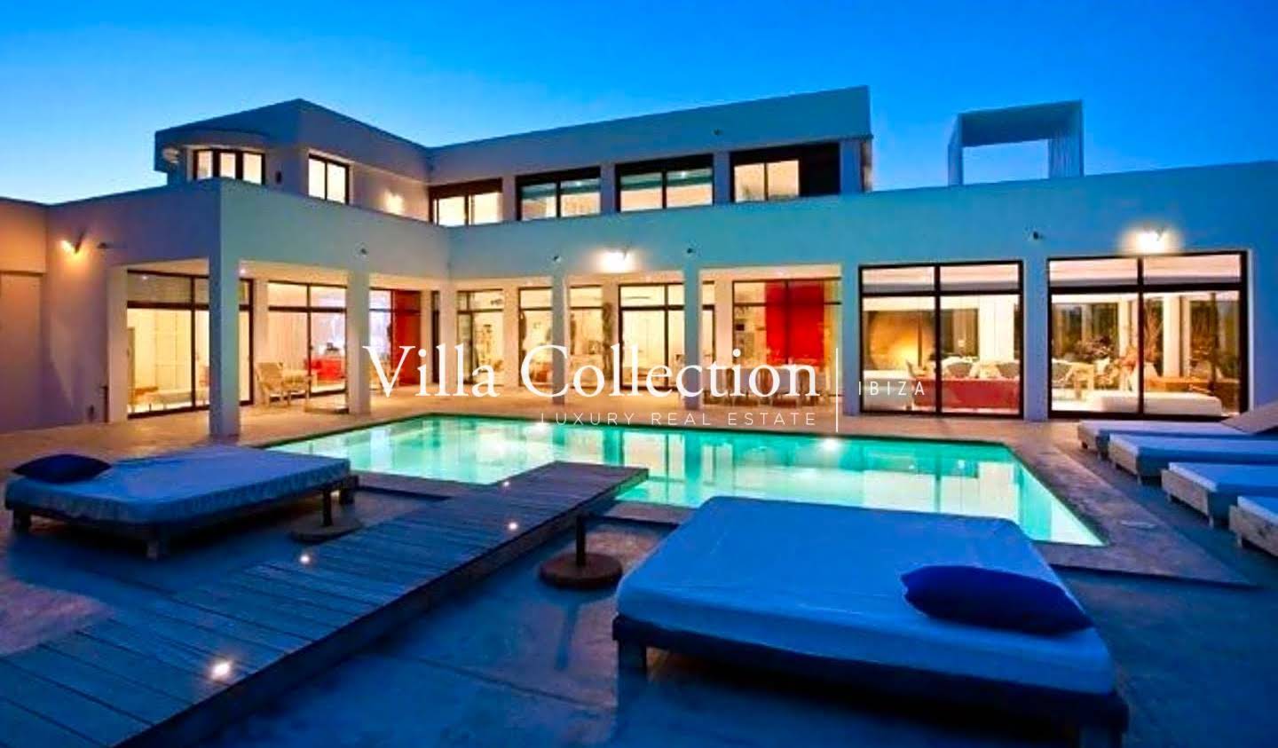 Villa with pool and terrace Ibiza