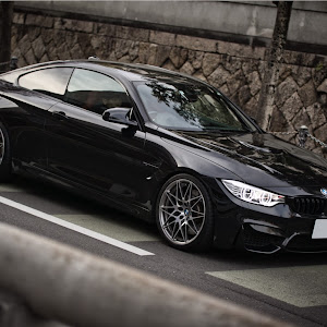 M4 クーペ F82