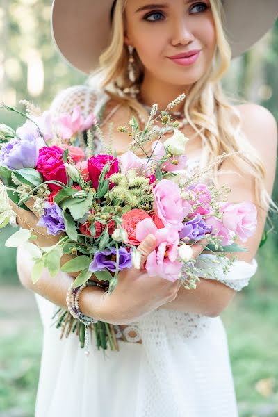 Fotógrafo de casamento Marina Malyuta (marinamalyuta). Foto de 13 de fevereiro 2020