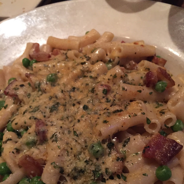 Gluten free Mac and cheese with bacon and peas!
