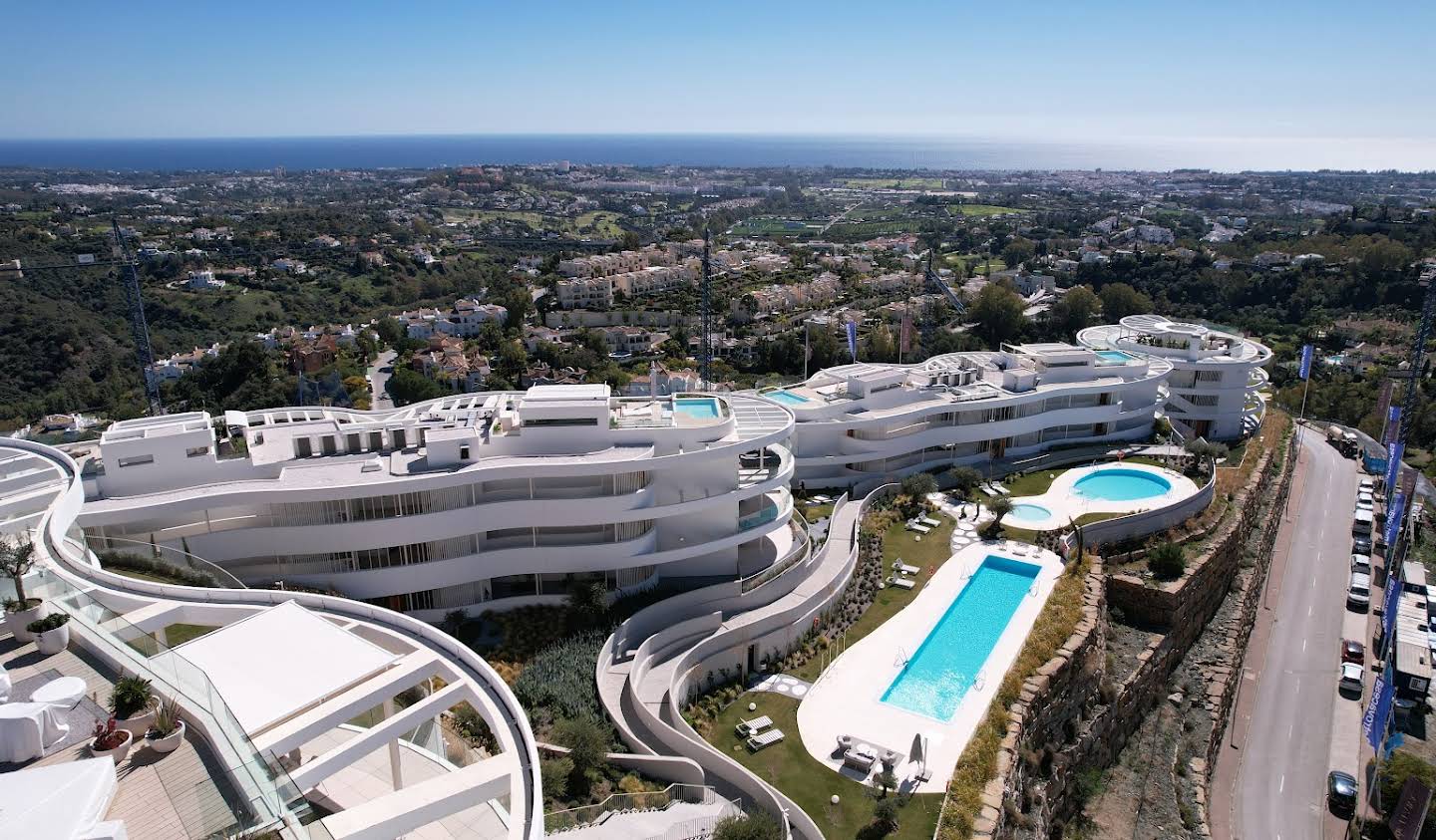 Contemporary apartment with terrace and pool Benahavís