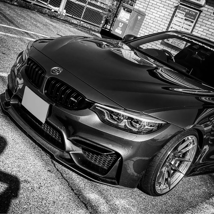 M4 クーペのbmw・bmwM4・m4・モノクロ写真に関するカスタム事例の投稿画像1枚目