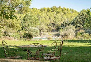 House with pool and garden 4