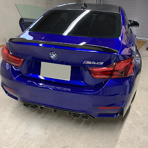 M4 クーペ F82