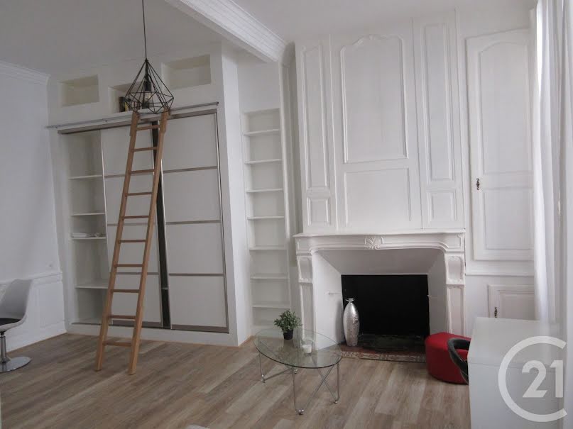 Location meublée appartement 1 pièce 34 m² à Aurillac (15000), 441 €