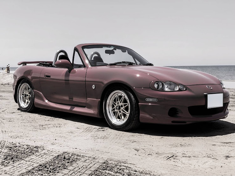 ロードスターのモノクロ祭り便乗・他力本願の写真・Funky Roadster Clubに関するカスタム事例の投稿画像5枚目
