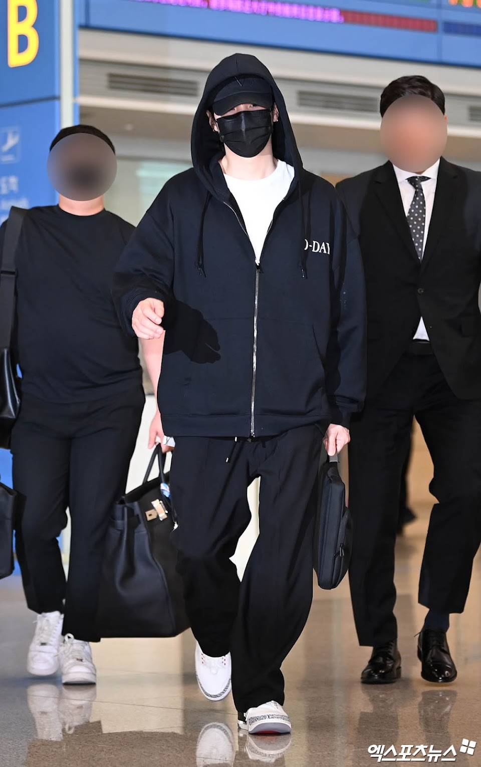 BTS's Suga Brings Back An Old Rumor With His Airport Fashion - Koreaboo