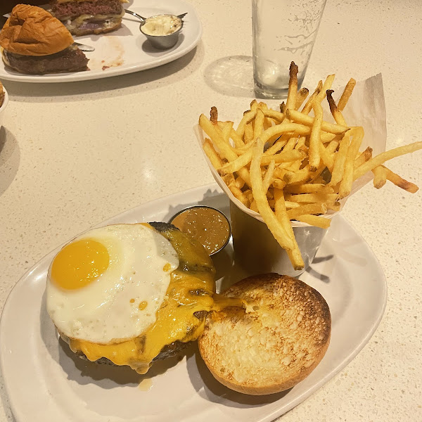 Gluten-Free Burgers at The Counter