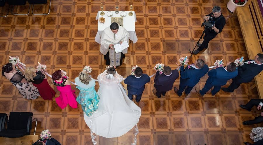婚礼摄影师Cristian Sarbu（fotocriss）。2019 5月23日的照片