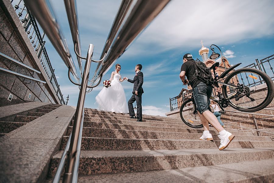 婚禮攝影師Konstantin Uvarov（kostyan654）。2019 2月18日的照片