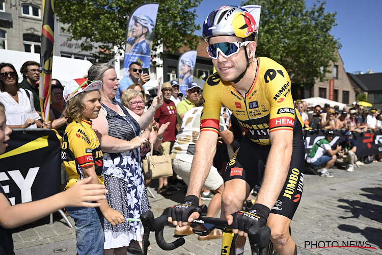 Wout van Aert komt meteen met een grapje over hoe hij geschiedenis kan schrijven maar veel realisme overheerst