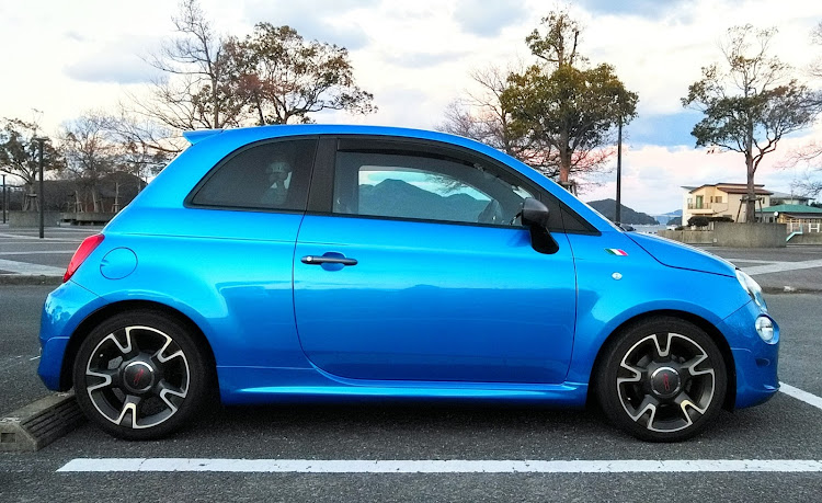 500Sのチンクエチェント・ローダウン・トリコロール・FIAT・フィアットに関するカスタム事例の投稿画像1枚目