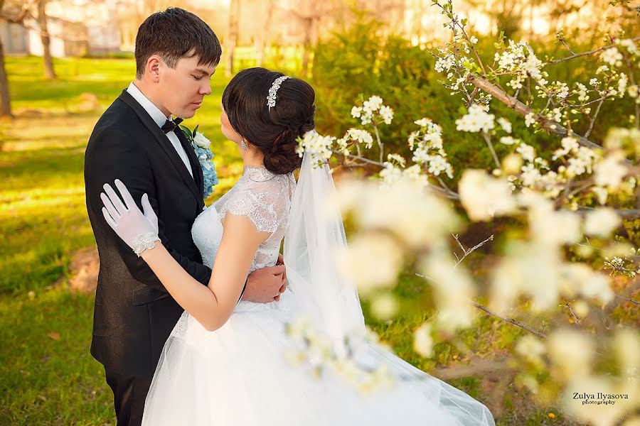 Fotógrafo de bodas Zulya Ilyasova (fotozu). Foto del 25 de junio 2015