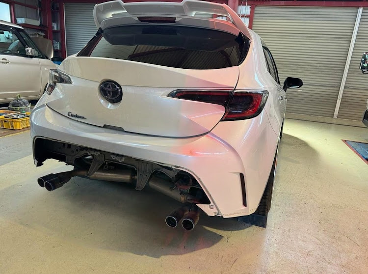 カローラスポーツの春近し??・塗装してみた・リアディフューザー・車も心もヌルテカに関するカスタム事例の投稿画像2枚目