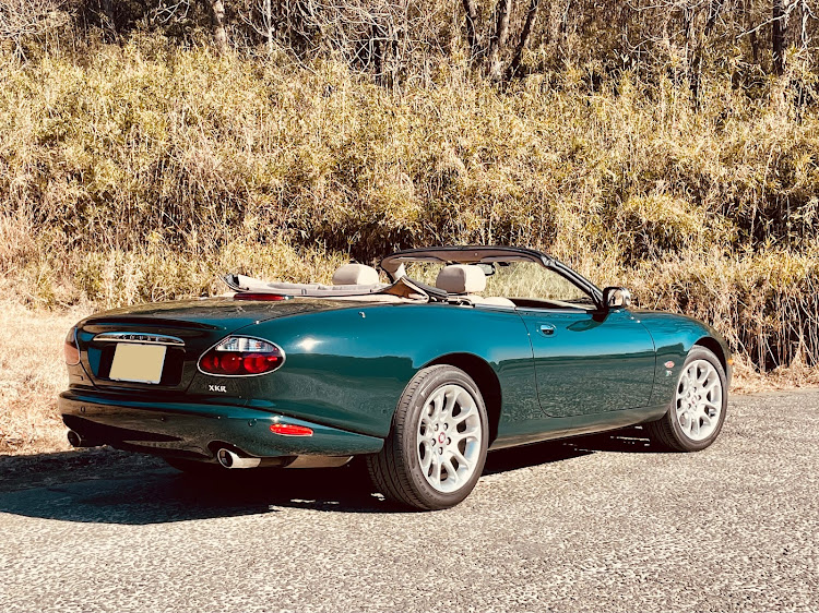 XKコンバーチブルのジャガー・オープンカー・XK・オープンカーのある生活・JAGUARに関するカスタム事例の投稿画像2枚目