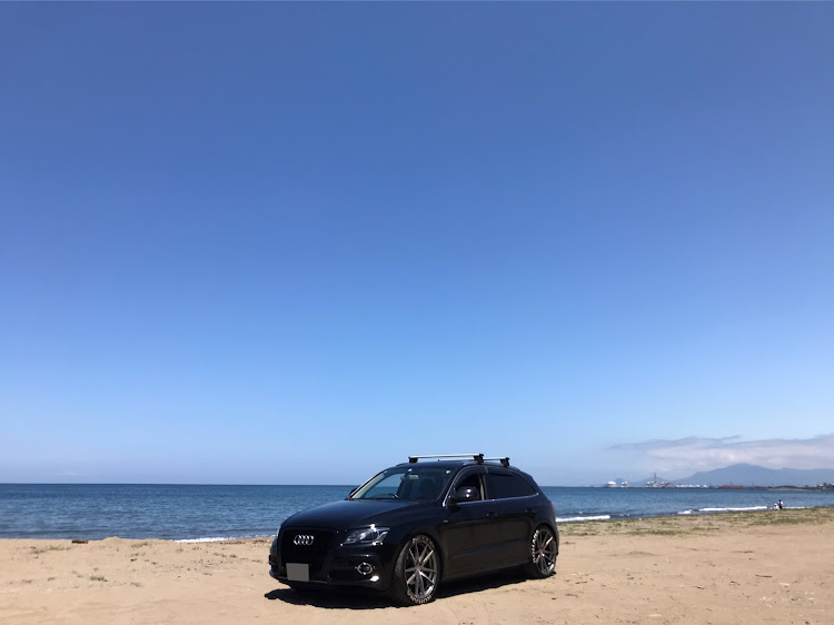 Q5の海へドライブ・べた凪・唐揚げラーメンに関するカスタム事例の投稿画像1枚目