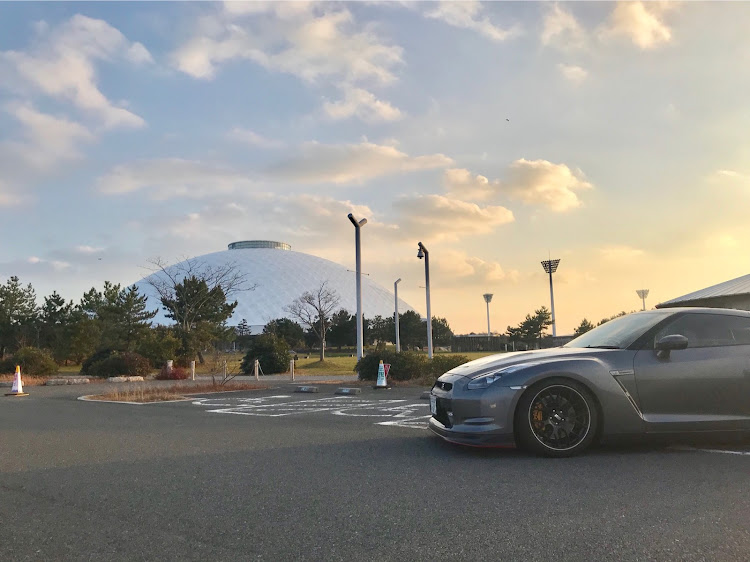 NISSAN GT-Rの黄昏・春は楽しみ・お疲れちゃーんに関するカスタム事例の投稿画像3枚目