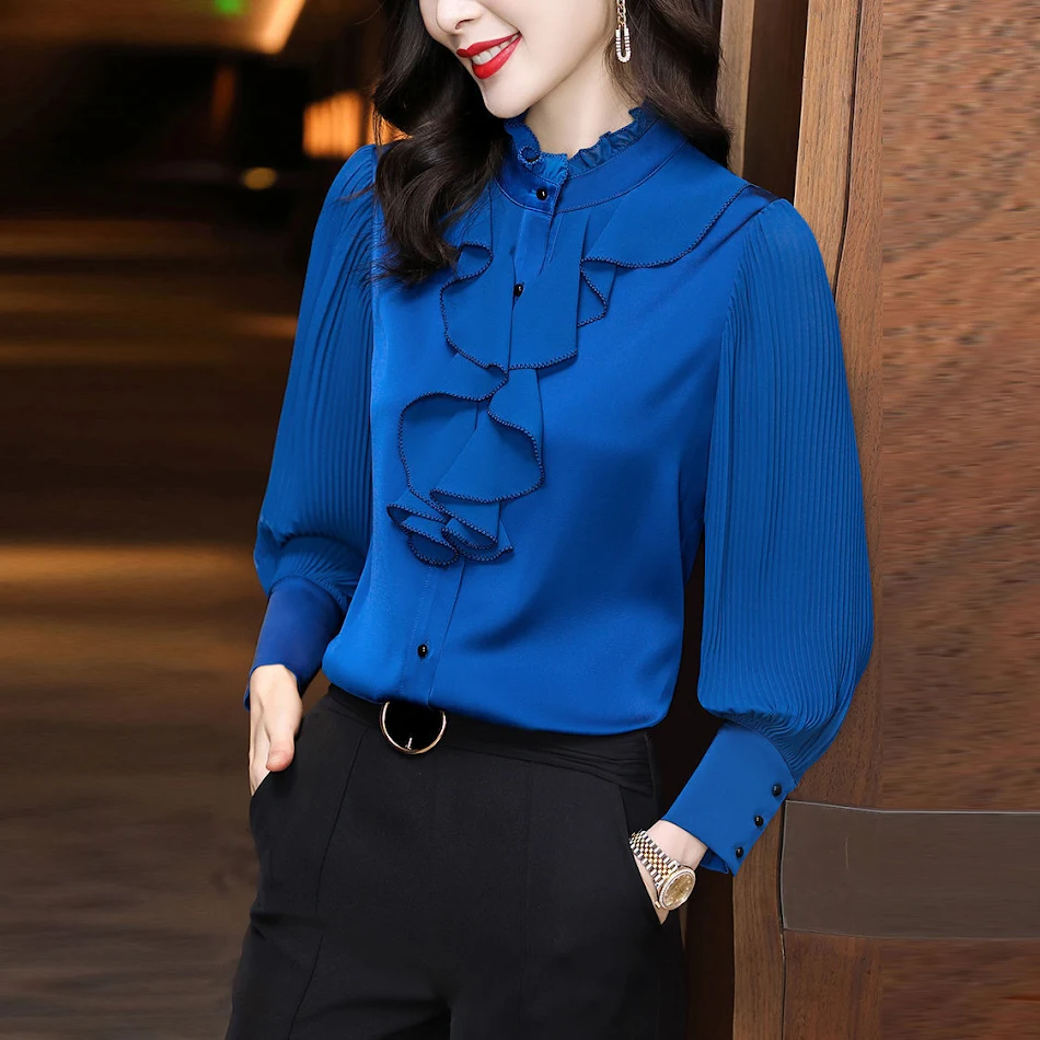 Nieuwe dames blouse met lange mouwen en lotusblad kraag. Modieuze en elegante top, ideaal voor een chique uitstraling en perfect voor diverse gelegenheden.