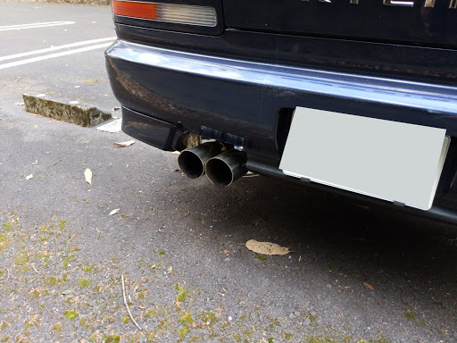 音量の大きいマフラーは車検に注意 罰則もあります Cartuneマガジン