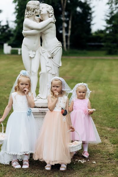 Fotógrafo de casamento Liza Karazhova (lizaka). Foto de 20 de junho 2020