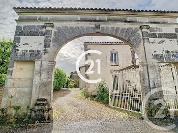 maison à Saint-Même-les-Carrières (16)