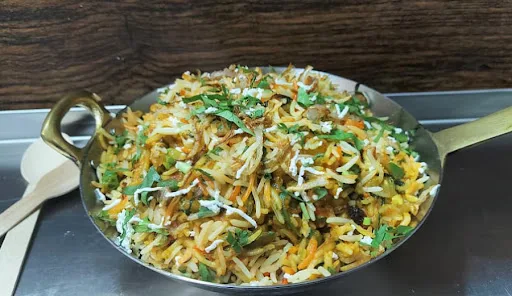 Hydrabadi All In One Veg Dum Biryani