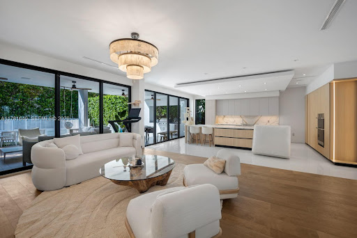 House purchase in Miami (United States) with pool