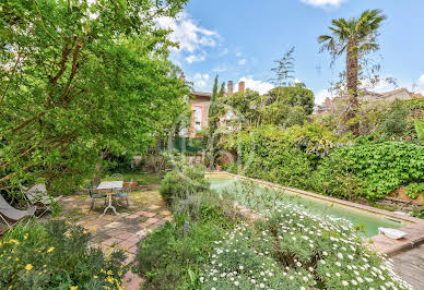 Maison avec piscine et jardin 15