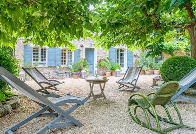 Maison avec piscine et jardin 4