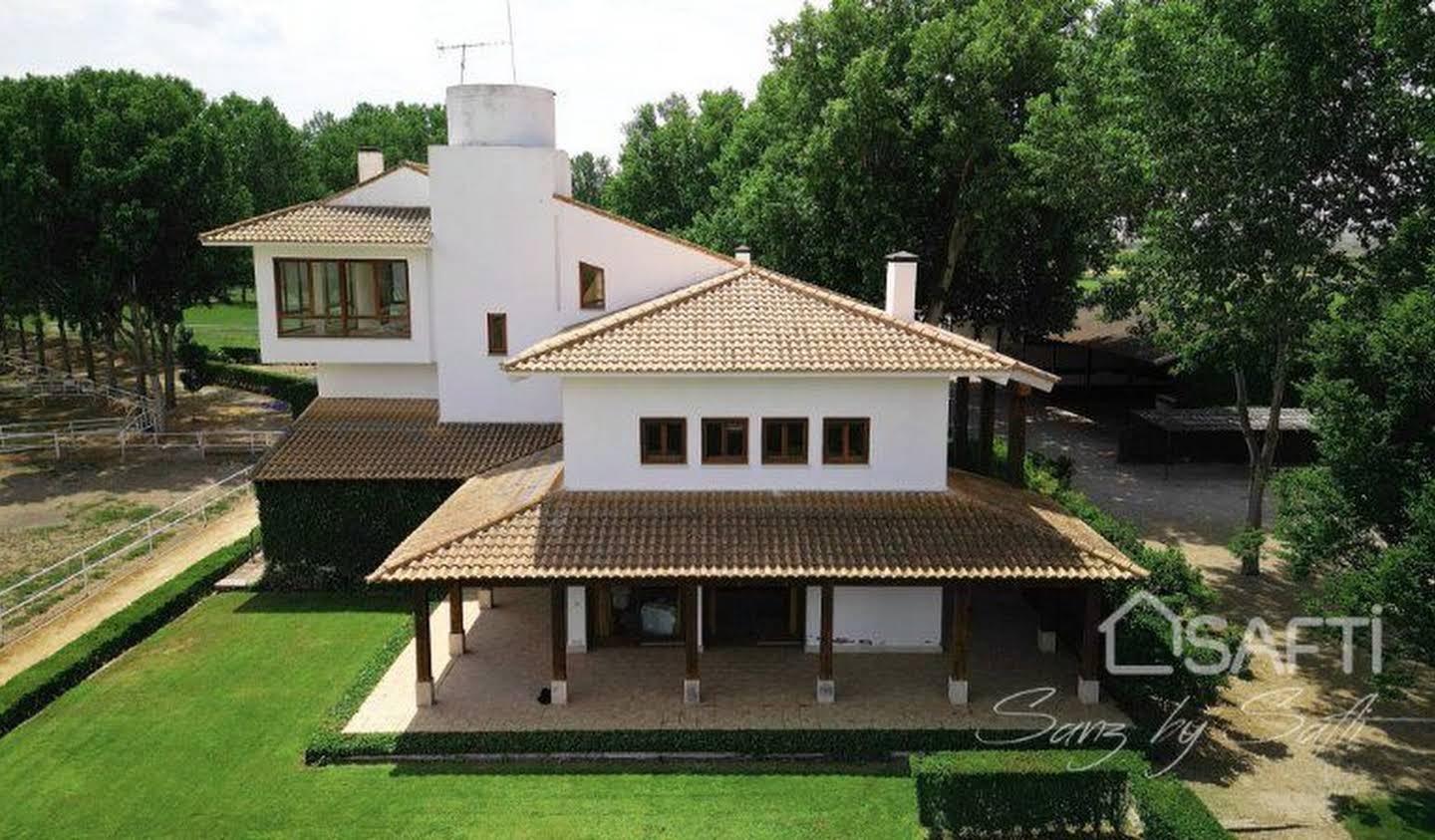 House with pool and terrace Madrid